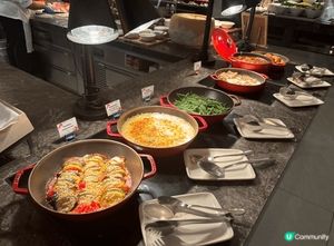 東涌喜來登酒店·嶼坊自助餐
用餐體驗非常滿意，有落地大玻璃，