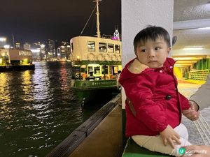 圖片為我們一家和仔仔第一次搭船，落船後發現有一個位置可以與天