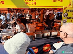 錦田美食，好多地道美食，例如魚肉翅、臭豆腐、小籠包等。
步