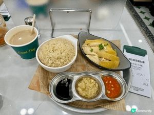 近期最愛食「海南雞飯」，上星期六中午去咗中環街市隔離一間茶餐