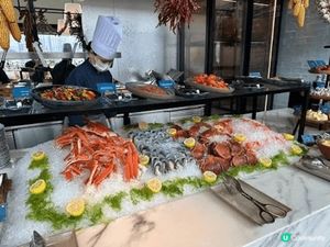 諗唔到食乜就可以嚟食自助餐，唔使選擇，想食乜就揀乜，小朋友先