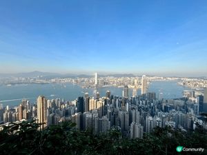 從太平山頂起步，穿過盧吉道林蔭，約半小時腳程便能抵達這座位於