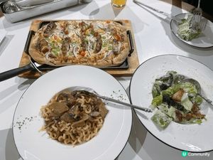 位於啟德零售館的 GoNuts 氣氛輕鬆明亮，主打高質輕食與