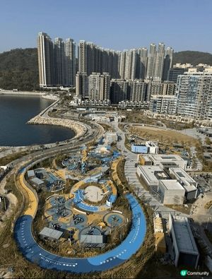 將軍澳南新開的公園，有兒童遊樂場、兒童單車公園、籃球場等等，