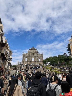 大三巴，澳門的地標、名勝古蹟，通常到澳門的遊人，必定到此一遊