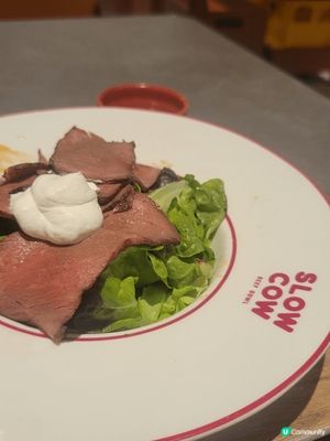 行街經過見到多人排隊，見到佢哋啲牛都幾靚，就試下。

慢