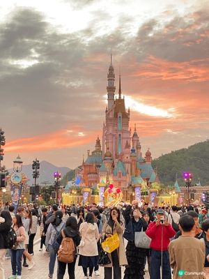 聖誕節去咗迪士尼 雖然人頭湧湧但玩得盡興
最鍾意嗰part就