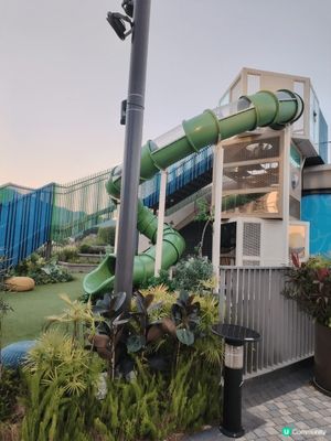 沉日細佬囡囡生日，我就帶埋仔仔同佢地一齊去左西沙go par