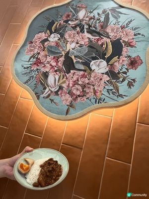 有時候，一碗肉燥飯可以比人瞬間穿越返去台灣。喺荃灣愉景新城，