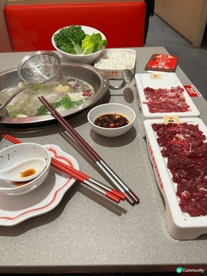 冬天手腳冰冷去吃火鍋就啱晒啦係唔係。快d約人啦。
步步糕升