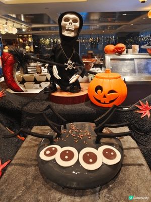 喜來登自助餐食物豐富裝修別緻， 有生蠔龍蝦皇帝蟹等選擇 和原