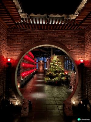 🍽️ 香港「胡同」餐廳｜維港畔的摩登中式盛宴

位於尖沙咀