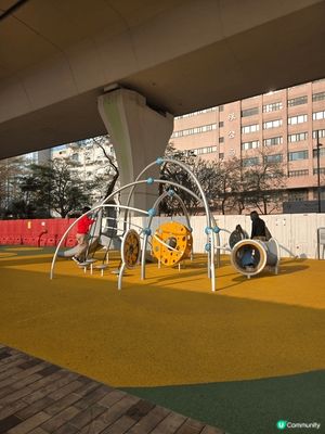 觀塘海濱適合一家親子遊玩 
100FUN暢玩