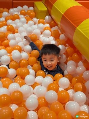 同仔仔去左九龍灣既playhouse，仔仔可以狂放電，媽媽又