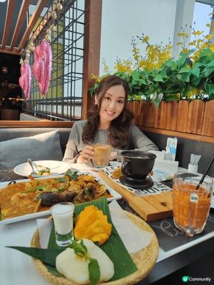 呢間餐廳有一個外面露天用餐區，環境幾舒服，空氣流通，坐喺外面