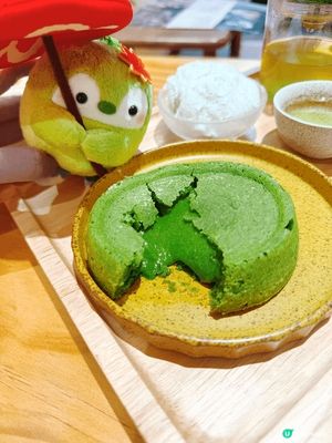 松加位於廣華街一角，推門而入便感受到那份溫暖的手作溫度。這裡