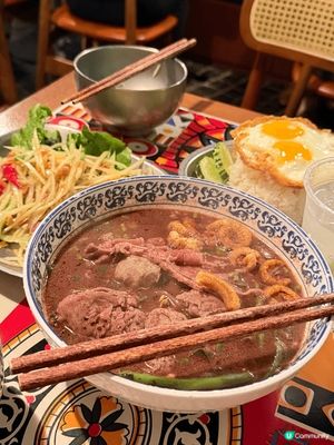 泰排檔嘅醬料同食材大多由泰國直送，味道夠晒地道！試咗船麵湯底