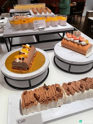 香港喜來登酒店自助晚餐提供豐富的環球美食、經典中菜及精緻甜品