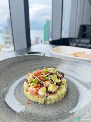 今日喺銅鑼灣Alto用餐，環境舒適，高層望到維港同香港島景色