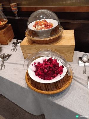香港珀麗酒店半自助午餐提供極高性價比的半自助午餐，價格親民，