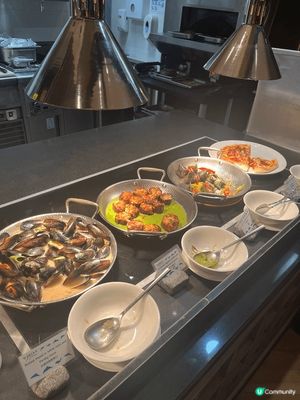 今次喺海洋公園萬豪酒店食自助餐，整體體驗幾好。食物款式好多，