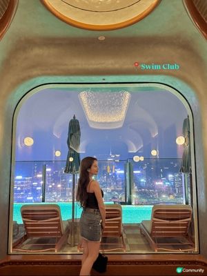 香港打卡50樓夜景泳池酒吧🩵🥂✨

氣氛很好的bar，坐
