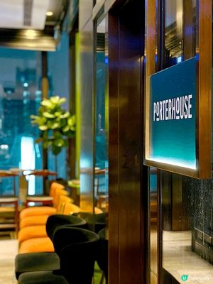 位於中環蘭桂坊加州大廈24樓的 Porterhouse Se