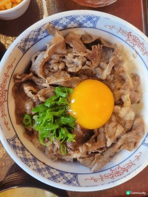 上星期日，我在位於鑽石山荷里活廣場的丼丼屋吃飯。我點了一個燒