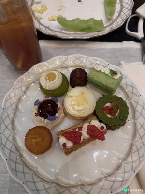 香港君悅酒店的 茶園 (Tiffin)。用餐環境以優雅舒適見