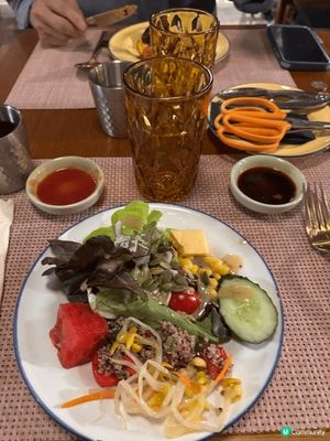 佐頓逸東大酒店的自助餐非常好吃，有生蠔，現在比較少有。
G
