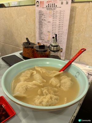 作為在太子的餃子名物，這裡的餃子可說是世一，湯餃有濃濃的椰子