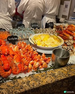 震撼！龍蝦海膽吃到飽！🦞🥢