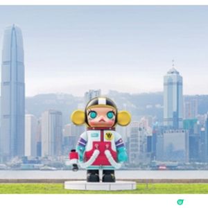 POPMART MOLLY 20周年特展進駐西九6米高巨型打