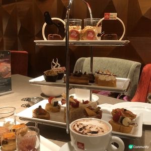 馬哥孛羅香港酒店大堂酒廊同Illy coffee聯合?下午茶