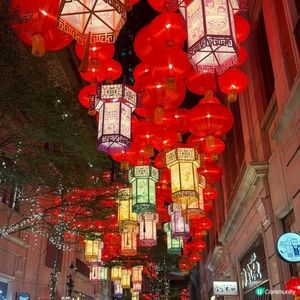 中秋團圓賞 

中秋節將至，利東街掛上了紅燈籠台裝飾，增添節
