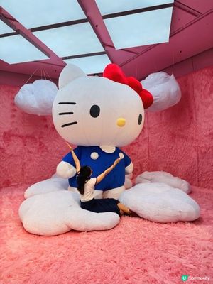 Hello Kitty Cosmos光影特展深圳站