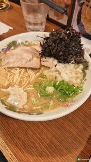 【 牛筋BLACK拉麵 の 黑龍】