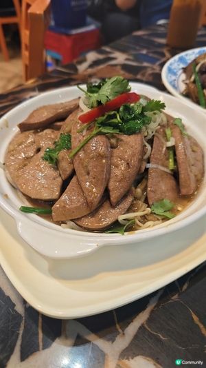 【地道風味 の 美富菜館海鮮蒸氣火鍋】