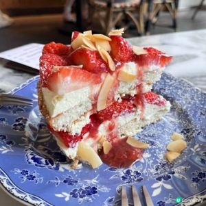 草莓奶油蛋糕！🍓 少女心大爆發！💖