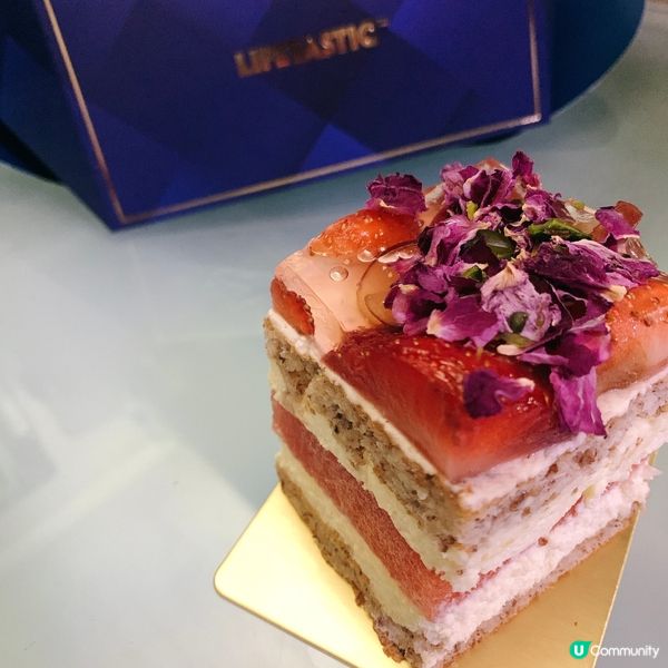 招牌草莓西瓜蛋糕@𝐁𝐥𝐚𝐜𝐤 𝐒𝐭𝐚𝐫 𝐏𝐚𝐬𝐭𝐫𝐲🍉
...