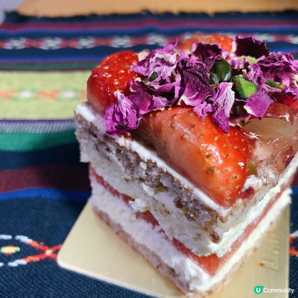 招牌草莓西瓜蛋糕@𝐁𝐥𝐚𝐜𝐤 𝐒𝐭𝐚𝐫 𝐏𝐚𝐬𝐭𝐫𝐲🍉
...