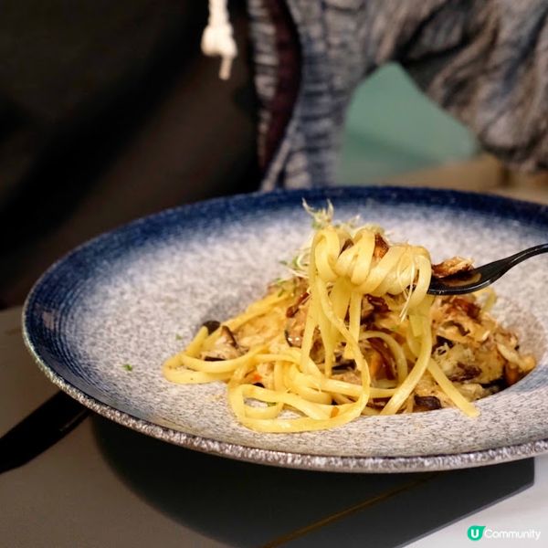 這天走到銅鑼灣永光中心試新餐廳，在愜意的環境下吃了一場非常有...