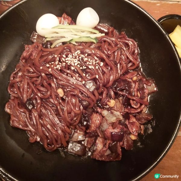 Outdark (飛達商業中心)是位於旺角一間很受人喜歡的韓...