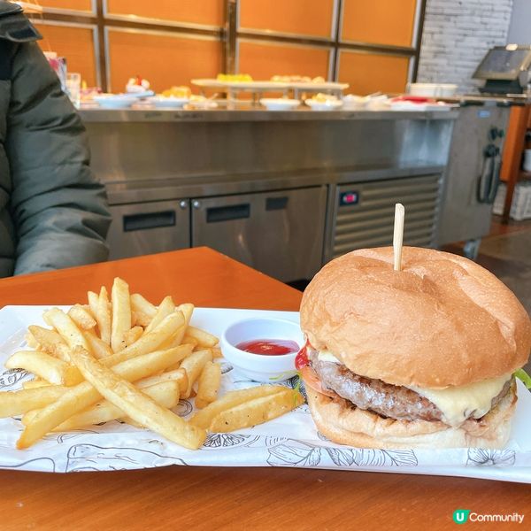 Lunch 有salad bar buffet, $150/...