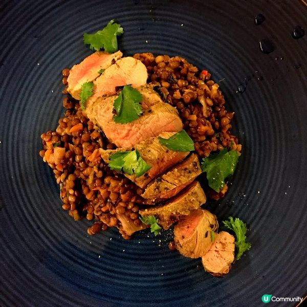 《晚餐 之 香煎豬腰肉配暖煮藜麥》