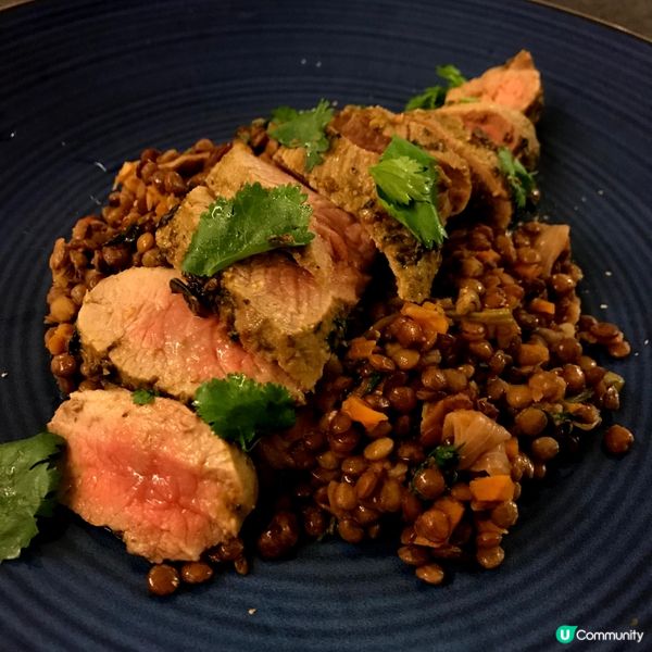 《晚餐 之 香煎豬腰肉配暖煮藜麥》