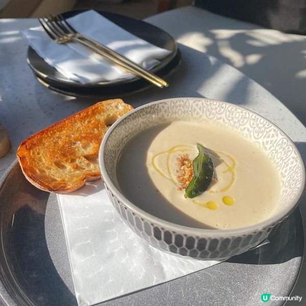 📍Library Restaurant and Bar