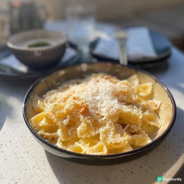 📍Library Restaurant and Bar