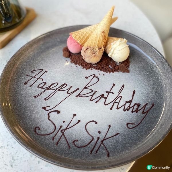 📍Library Restaurant and Bar