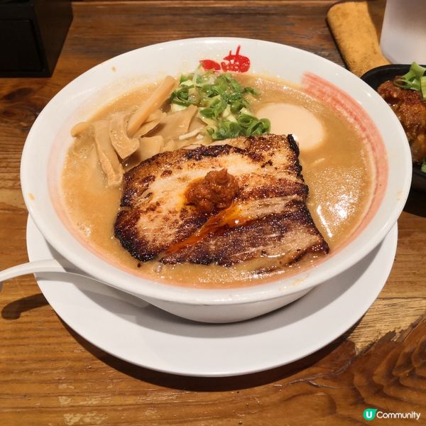 炙燒豚肉味玉拉麵